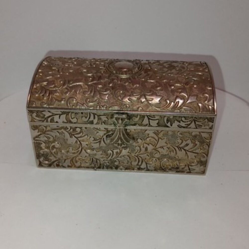Italy Silver Repoussé Casket Case Jewelry Box 20th Century 4” long